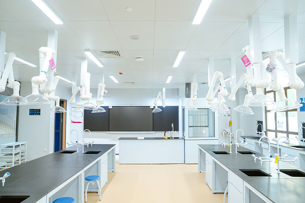 广州市中黄港澳子弟学校 学校简介